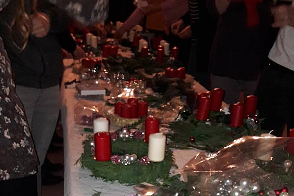 Adventskranz gestalten, Weihnachtsfeier, Teambuilding Power, Firmenfeier, Weihnachtsevent, Teambuilding, Teamevent