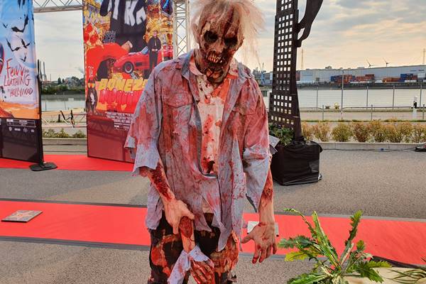 Living Dead Experience, Horror Event, Team-event, Firmenevent in Berlin Weihnachtsfeier, Firmenfeier, Teambuilding,